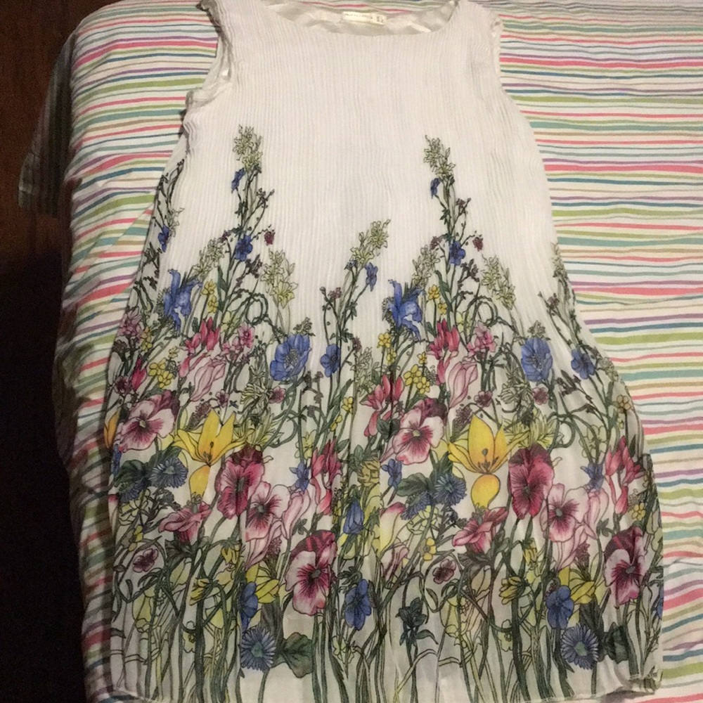 White floral sleeveless dress